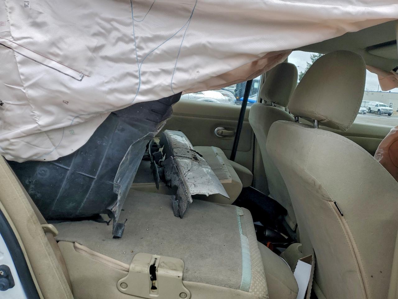 2011 NISSAN VERSA S photo 10