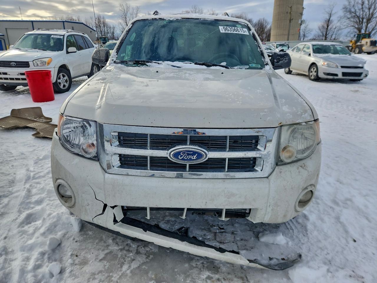2011 FORD ESCAPE XLT photo 5