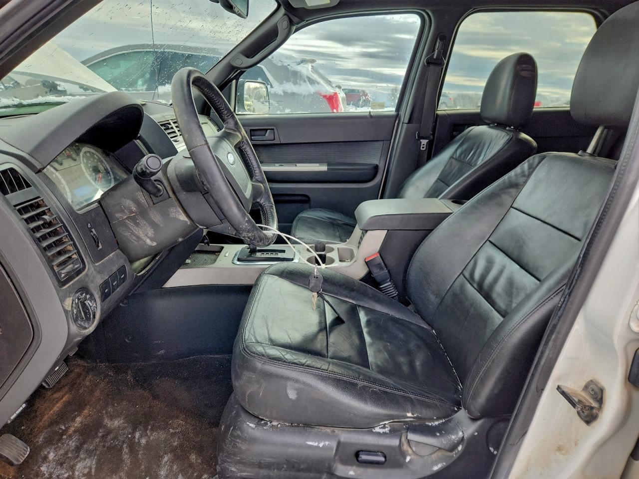 2011 FORD ESCAPE XLT photo 7