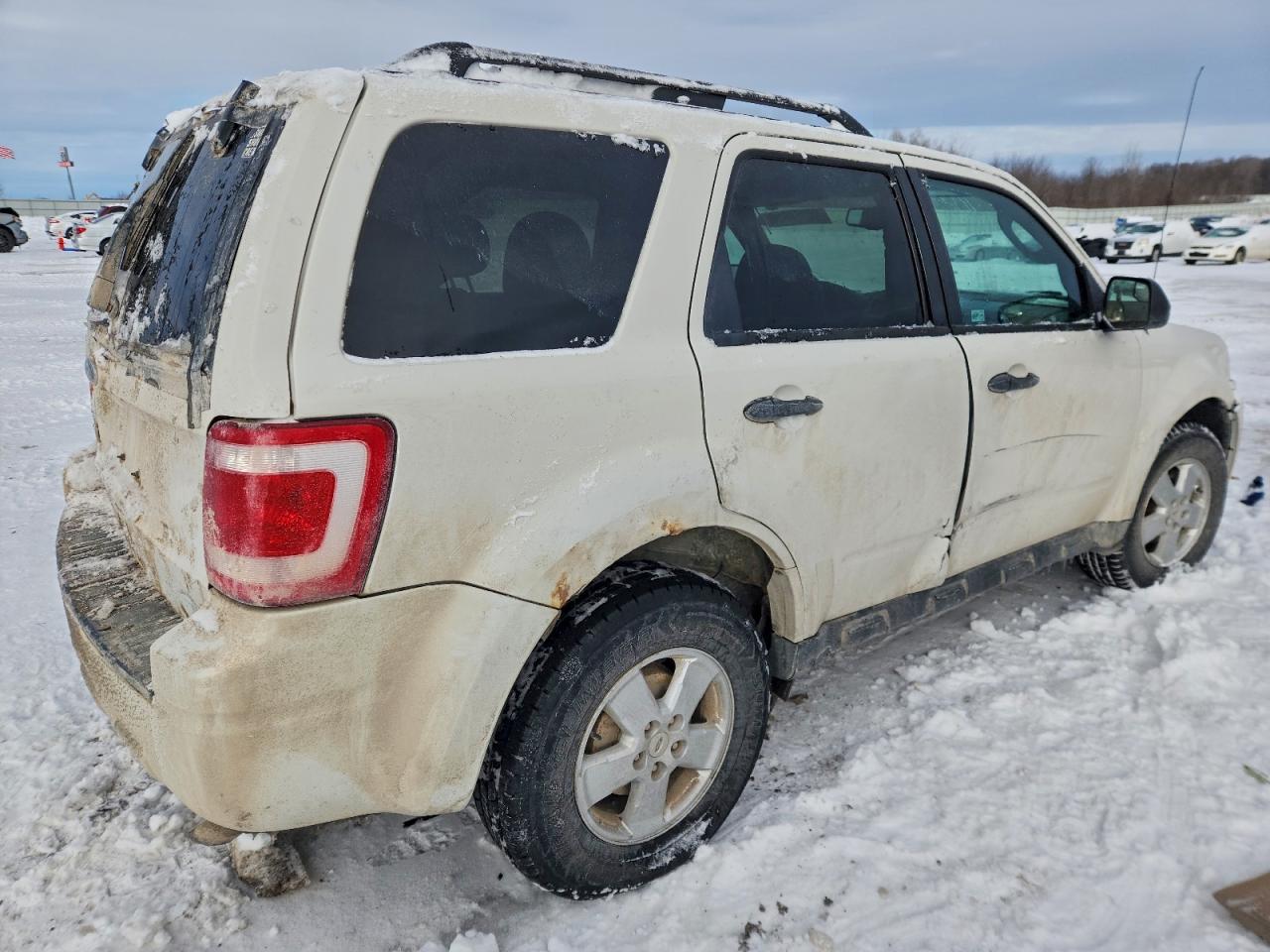 2011 FORD ESCAPE XLT photo 3