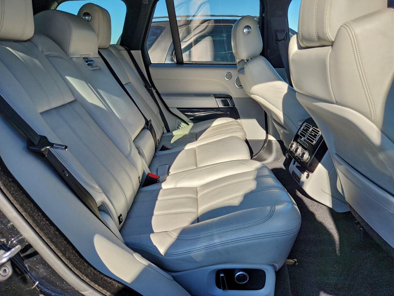 2016 LAND ROVER RANGE ROVER HSE photo 11