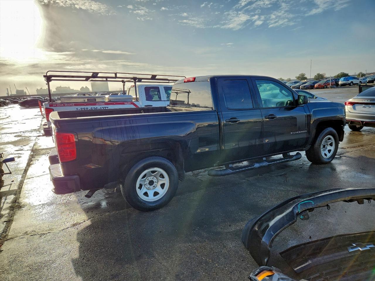 2017 CHEVROLET SILVERADO C1500 CUSTOM photo 3