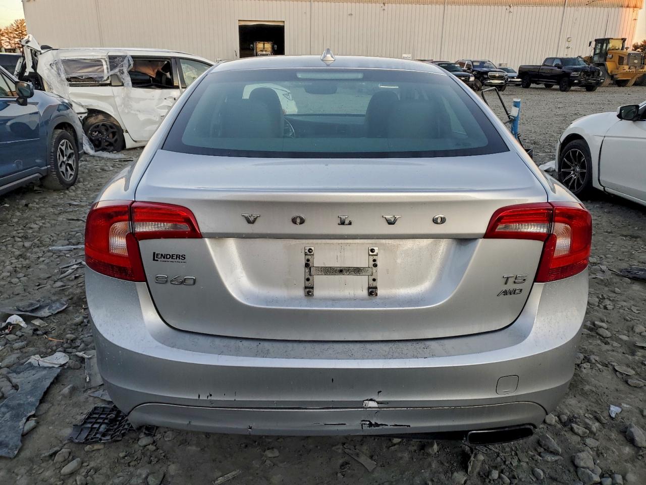 2016 VOLVO S60 PREMIER photo 6