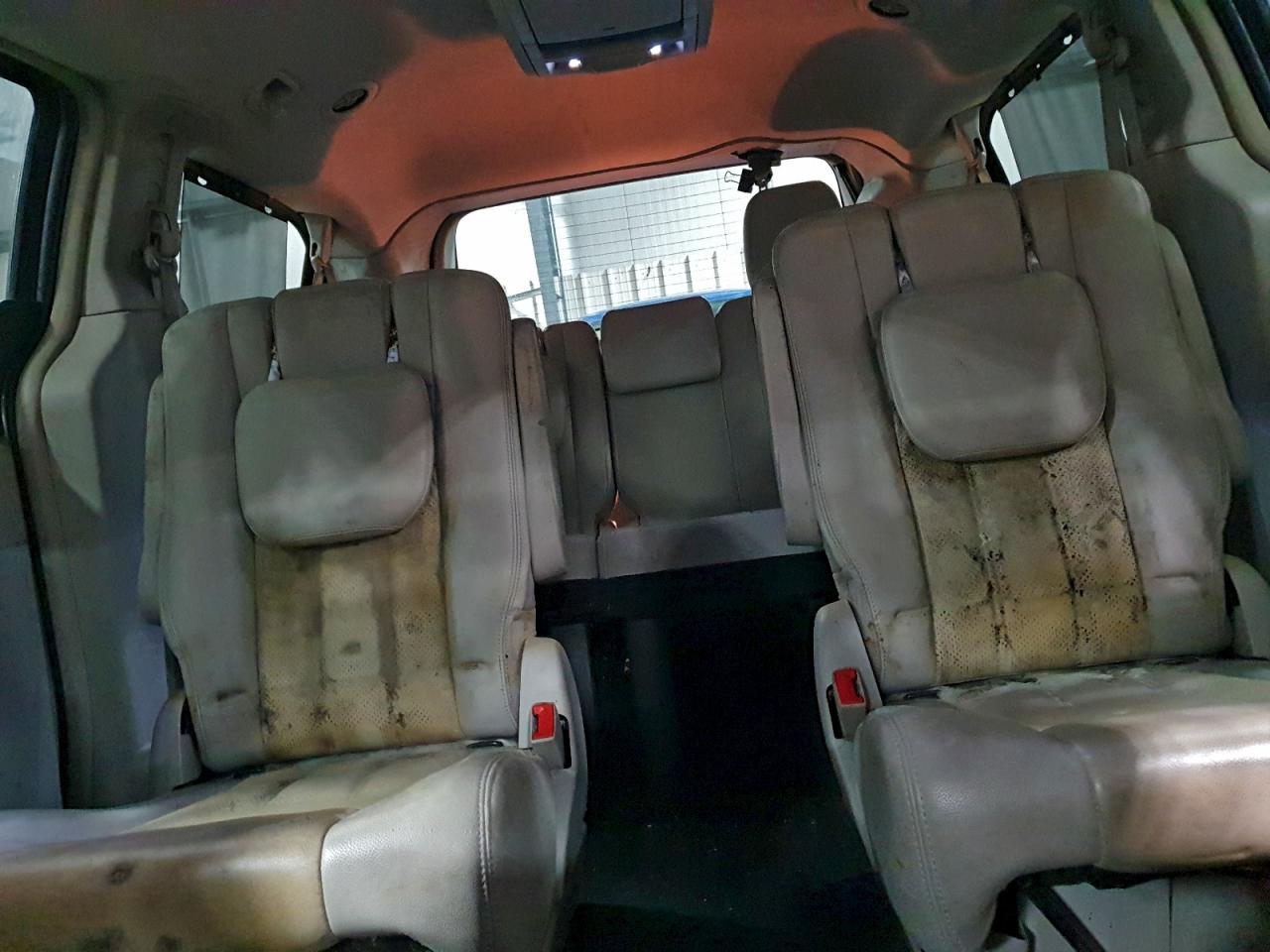 2012 CHRYSLER TOWN & COUNTRY TOURING L photo 10