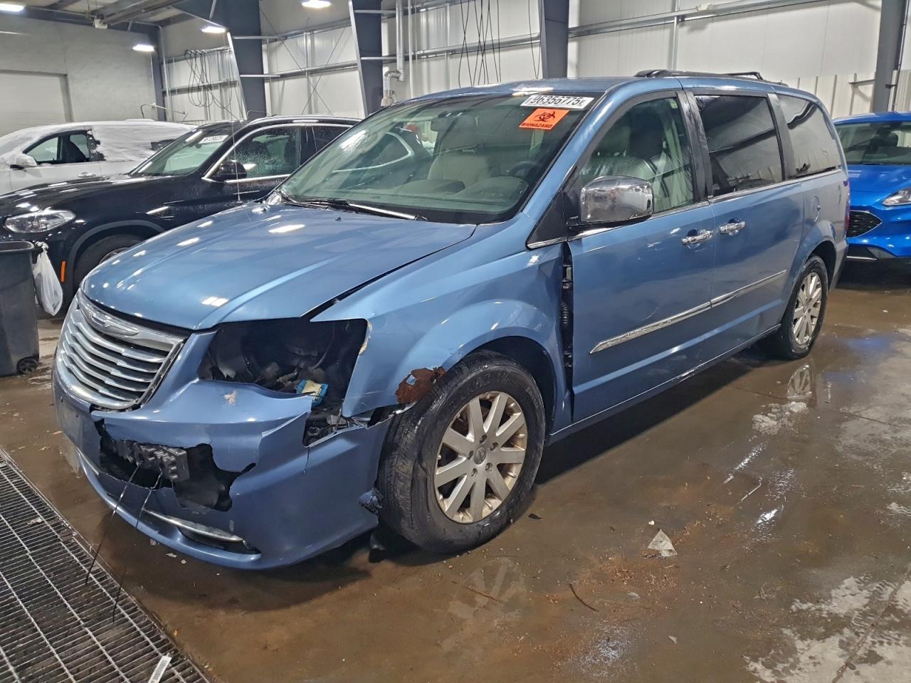 2012 CHRYSLER TOWN & COUNTRY