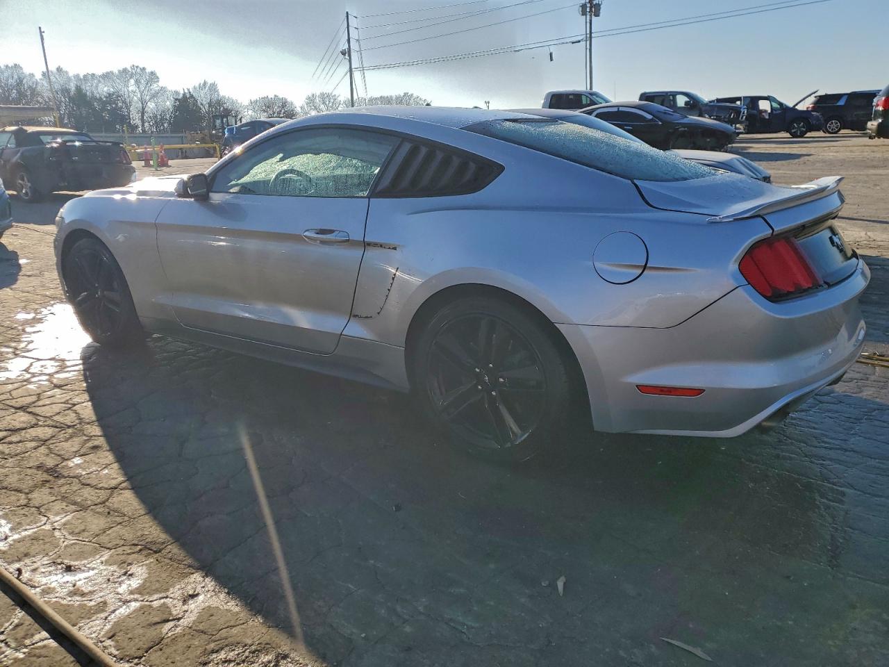 2017 FORD MUSTANG photo 2