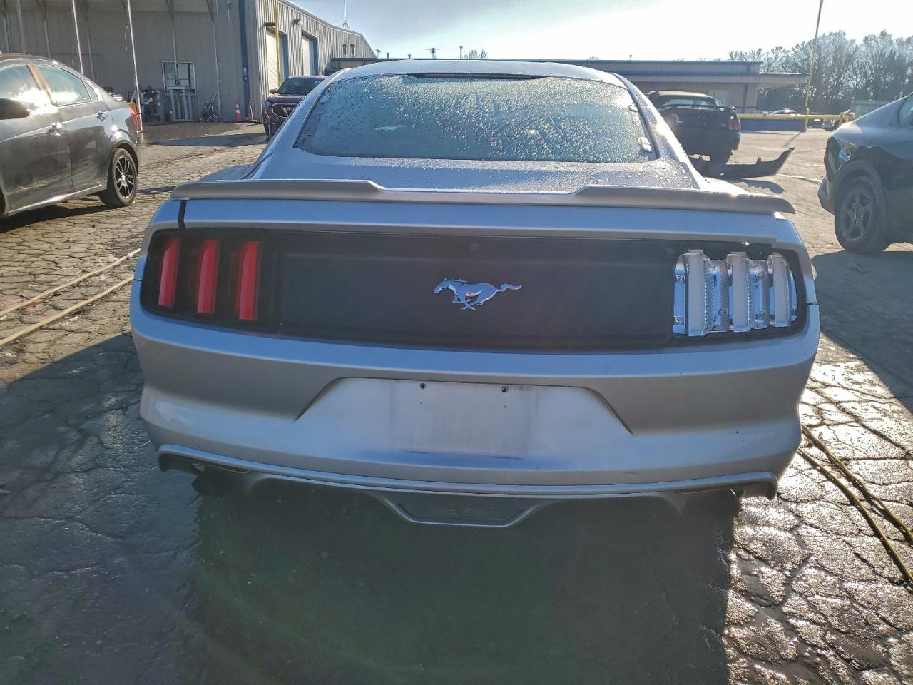 2017 FORD MUSTANG photo 6