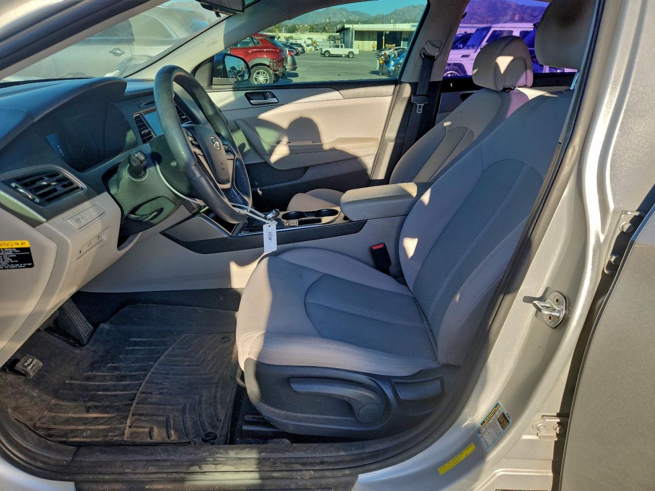 2017 HYUNDAI SONATA SE photo 7