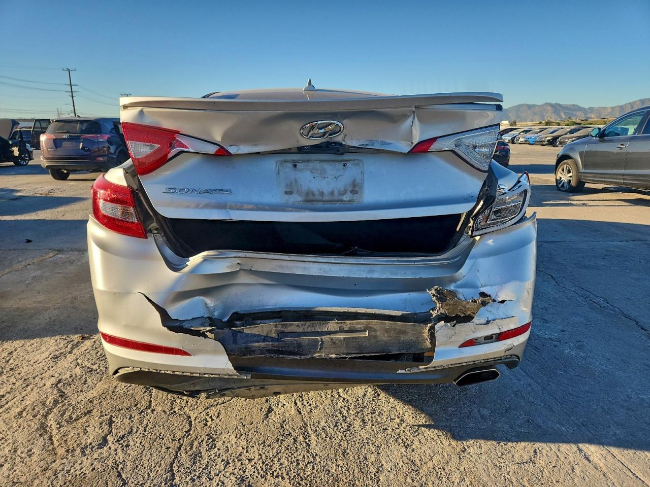 2017 HYUNDAI SONATA SE photo 6