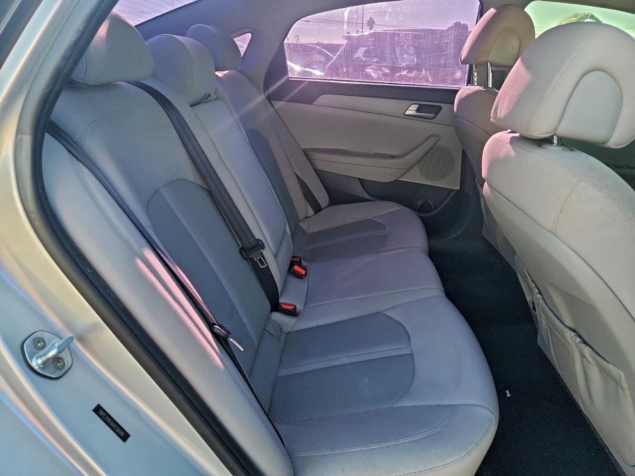 2017 HYUNDAI SONATA SE photo 10