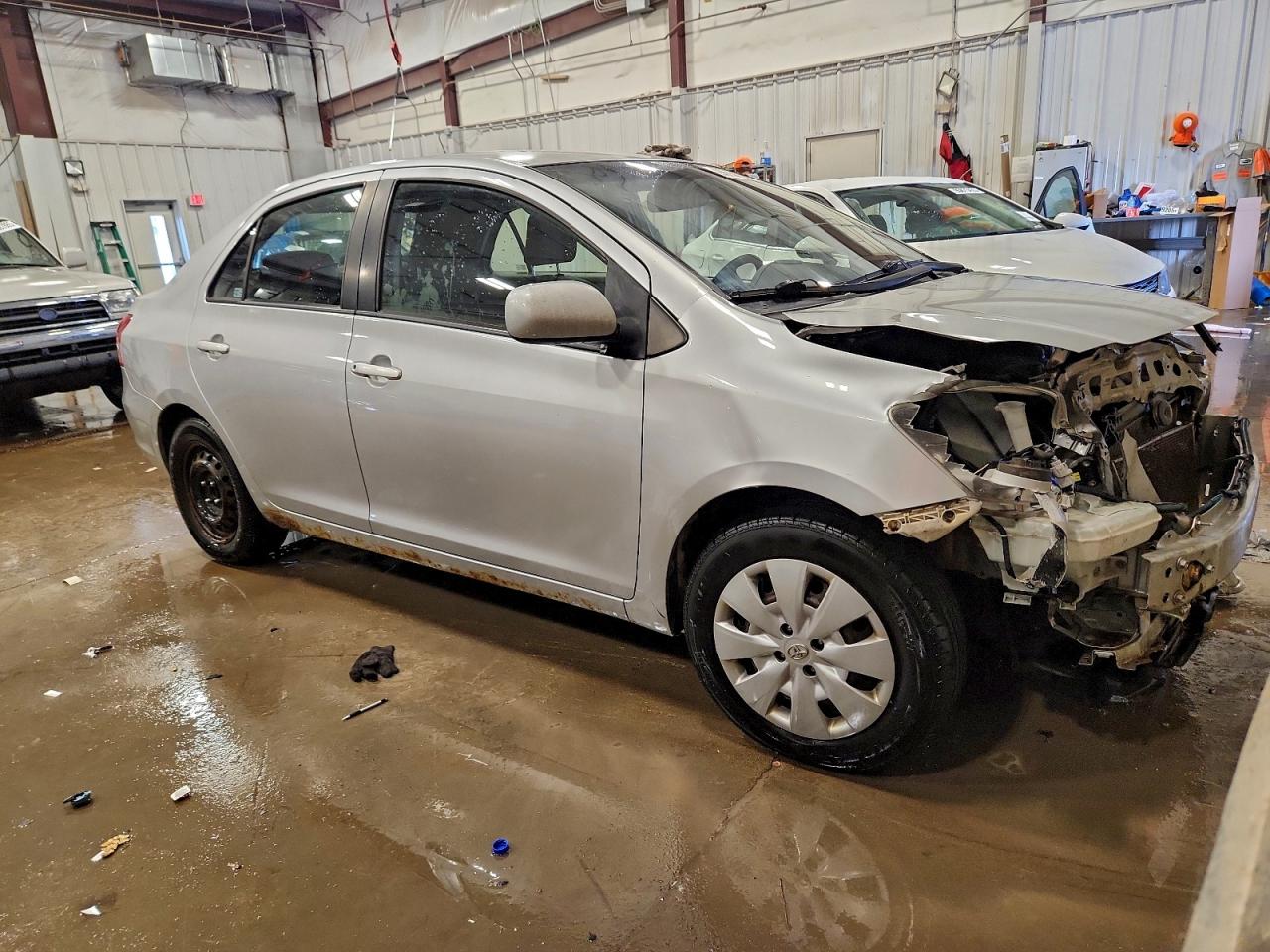 2010 TOYOTA YARIS photo 4