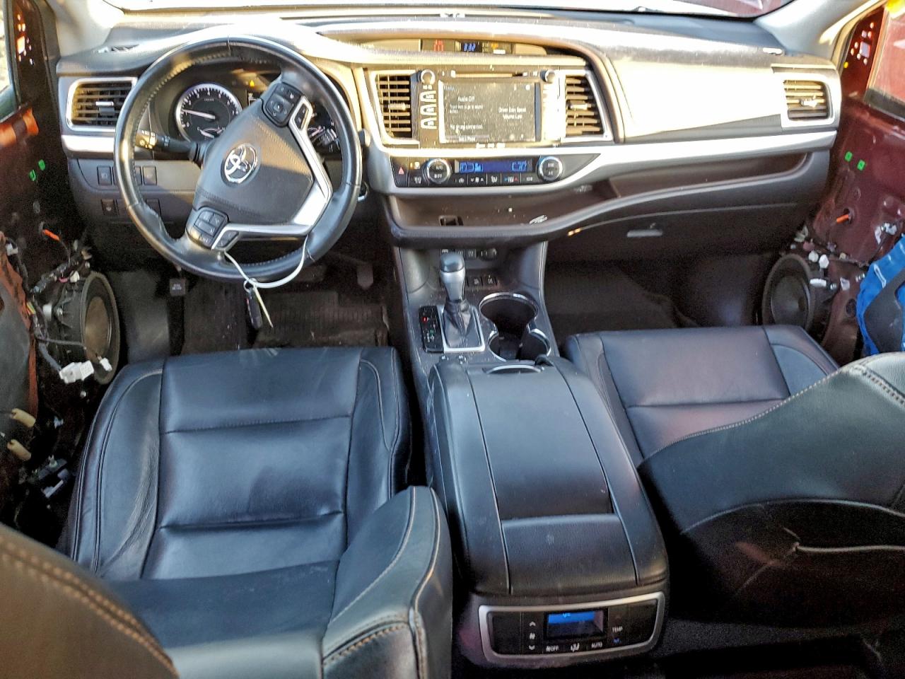 2018 TOYOTA HIGHLANDER SE photo 8