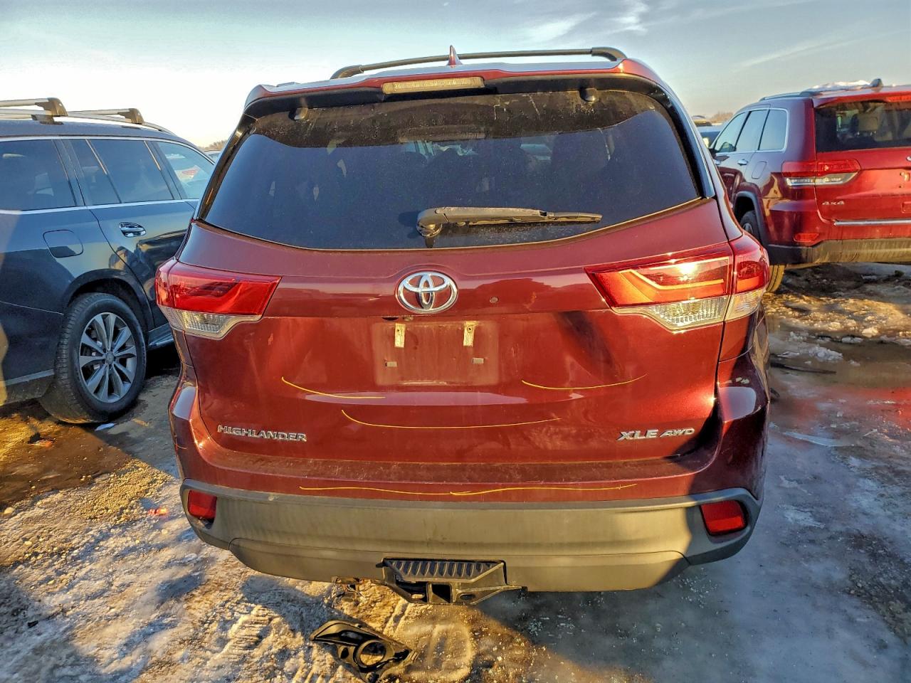 2018 TOYOTA HIGHLANDER SE photo 6