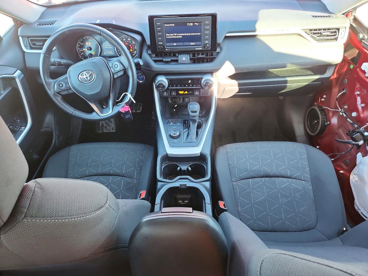 2021 TOYOTA RAV4 XLE photo 8