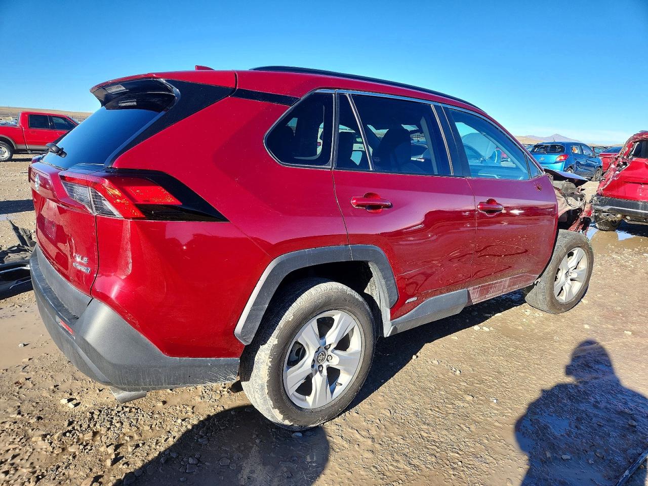 2021 TOYOTA RAV4 XLE photo 3