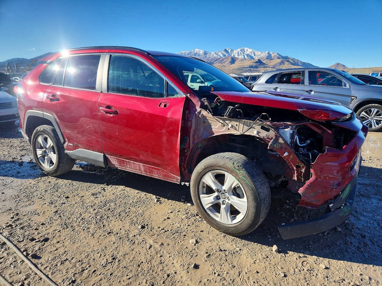 2021 TOYOTA RAV4 XLE photo 4
