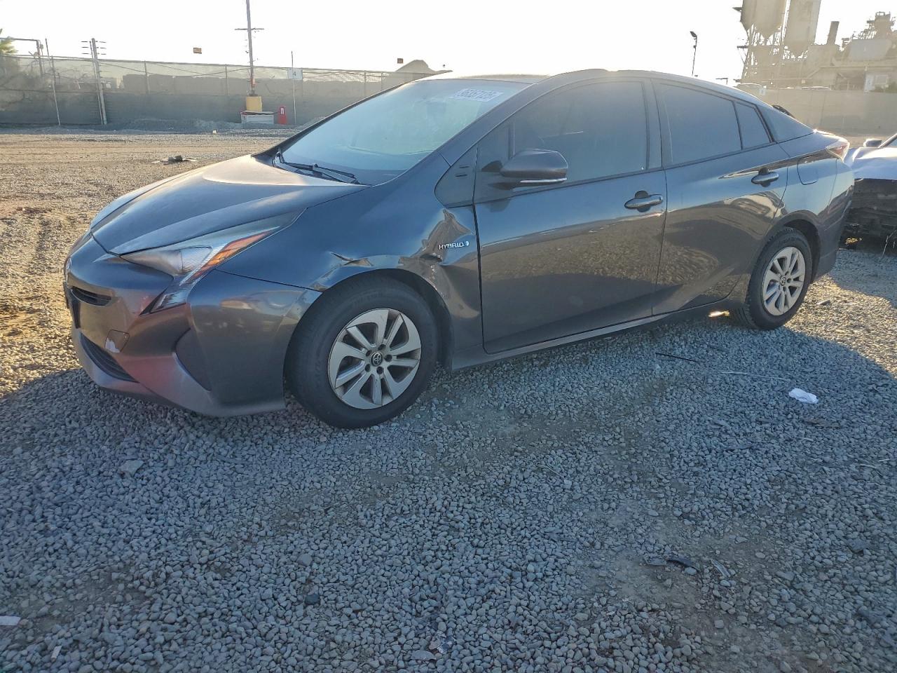 2016 TOYOTA PRIUS