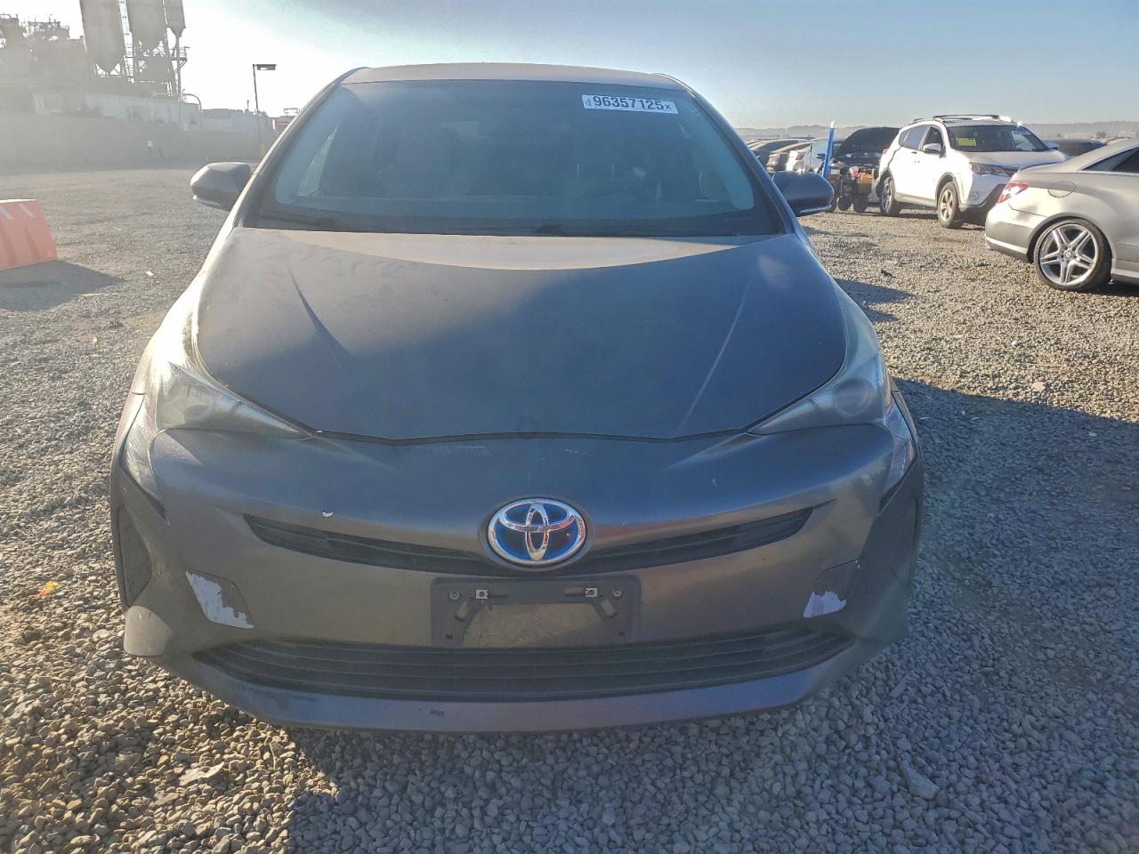 2016 TOYOTA PRIUS photo 5