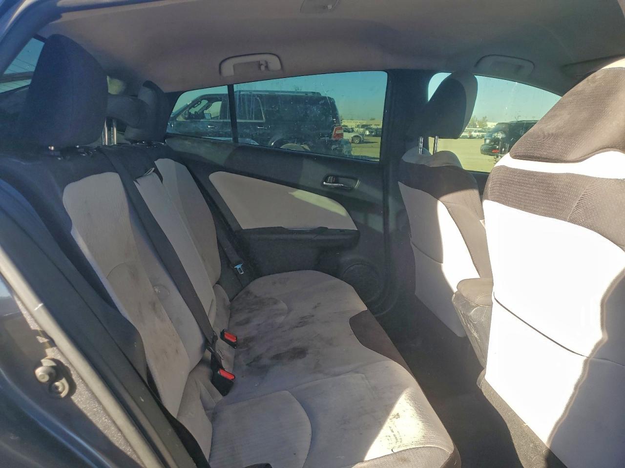 2016 TOYOTA PRIUS photo 10