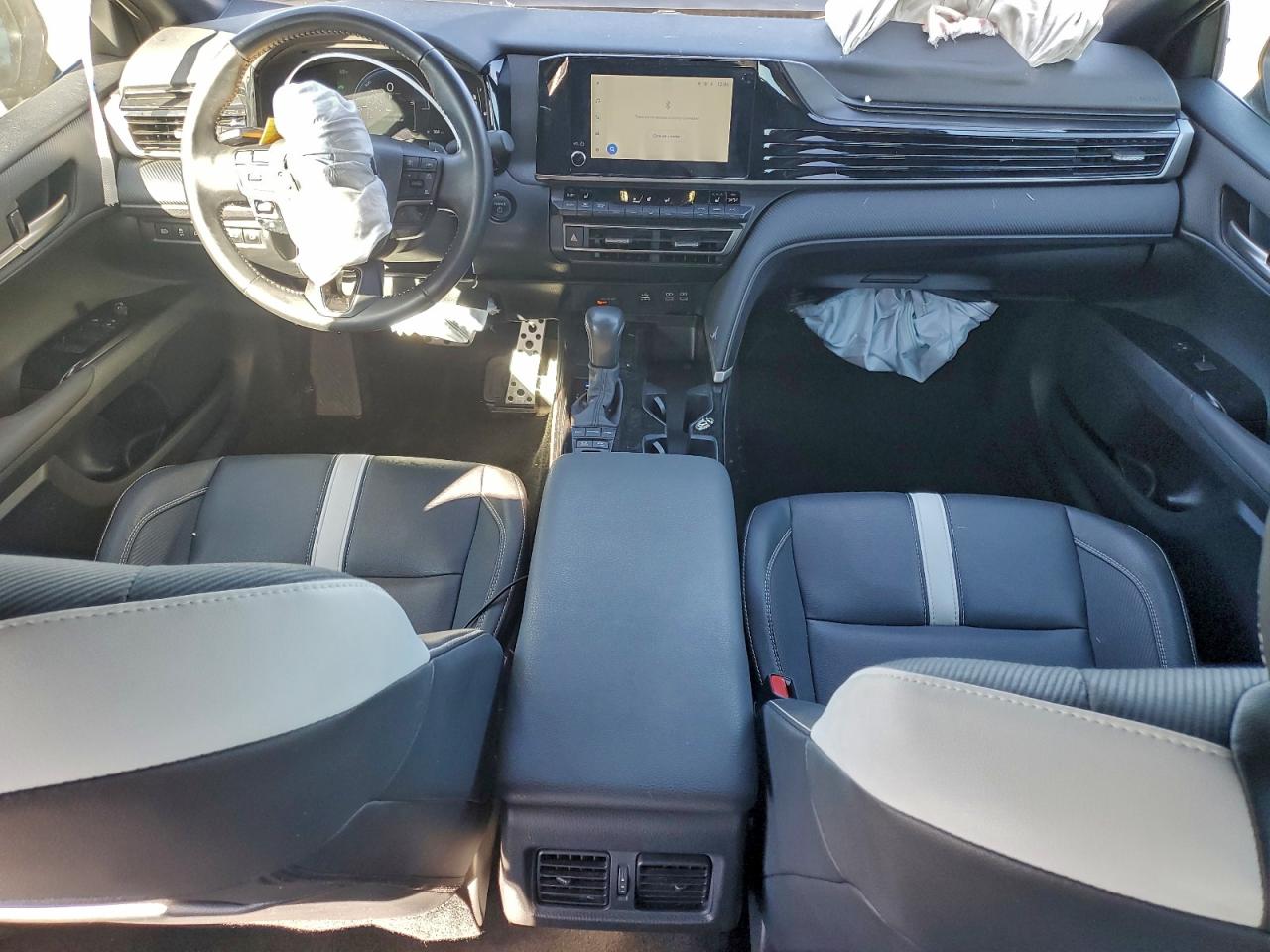 2025 TOYOTA CAMRY XSE photo 8