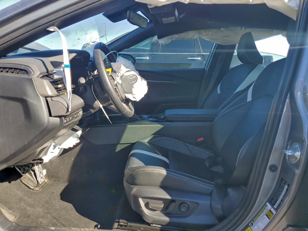 2025 TOYOTA CAMRY XSE photo 7