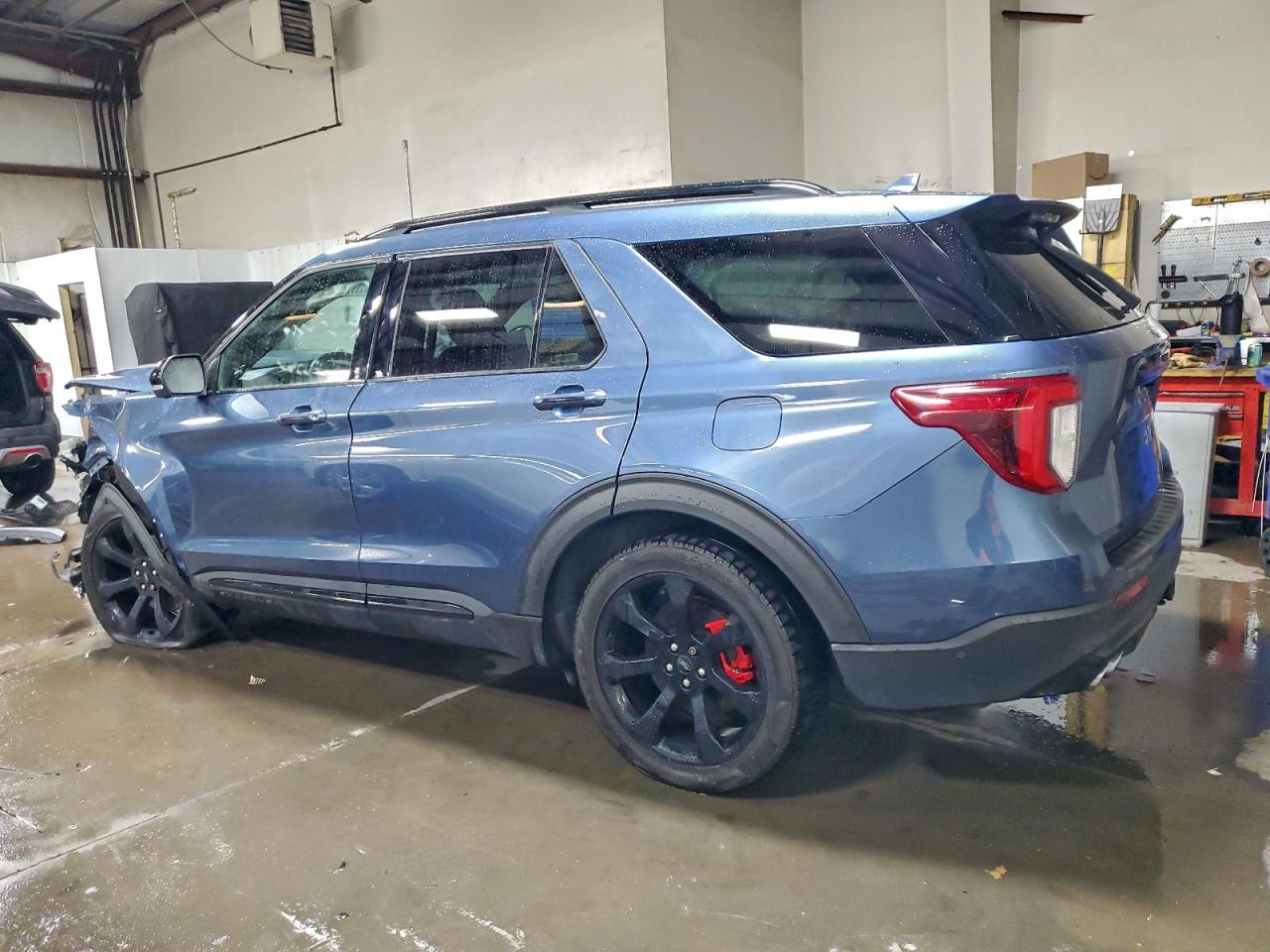 2020 FORD EXPLORER ST photo 2