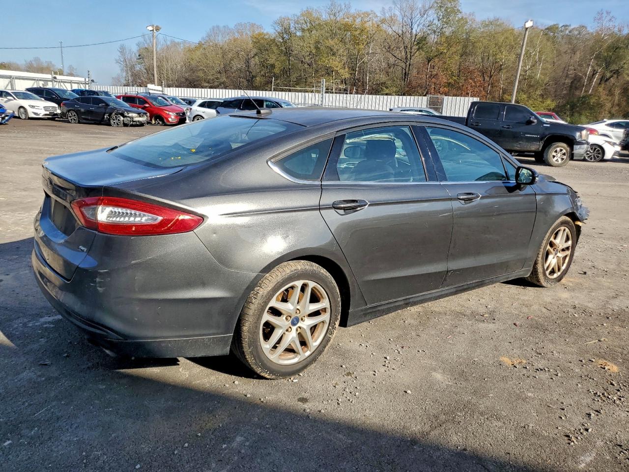 2015 FORD FUSION SE photo 3