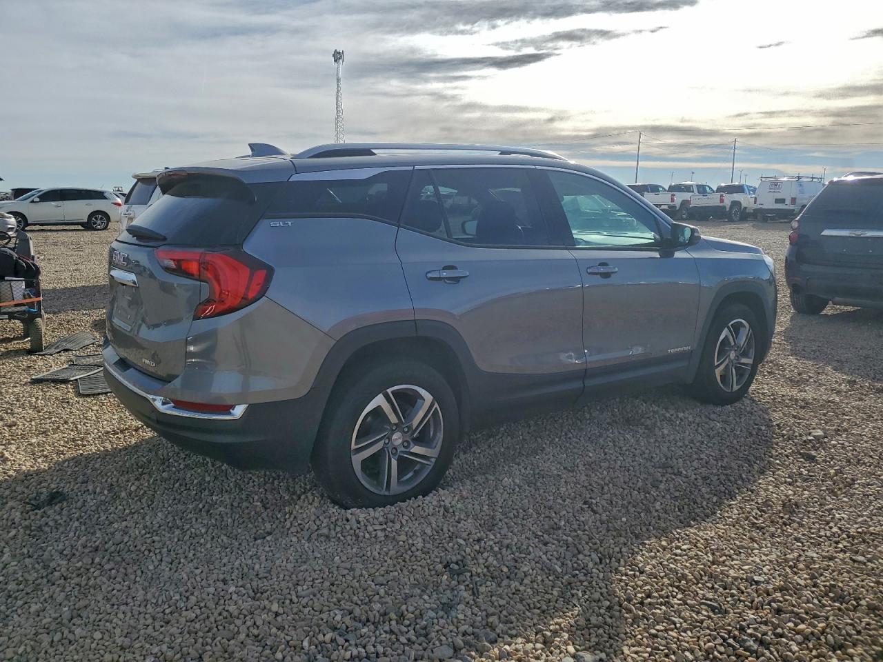 2019 GMC TERRAIN SLT photo 5
