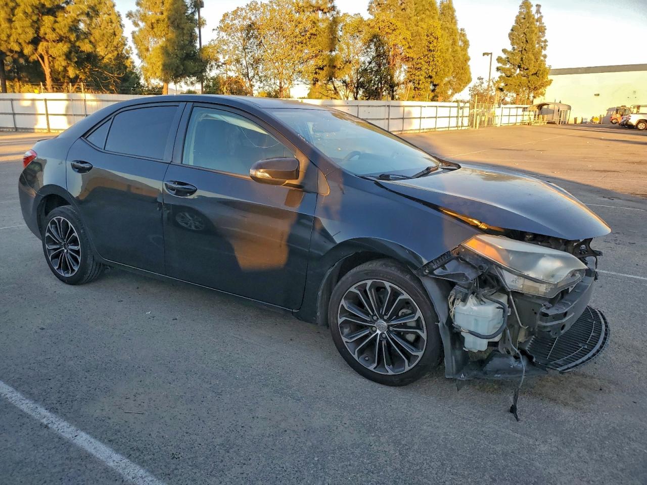 2015 TOYOTA COROLLA L photo 7