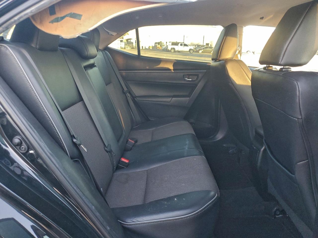 2015 TOYOTA COROLLA L photo 19