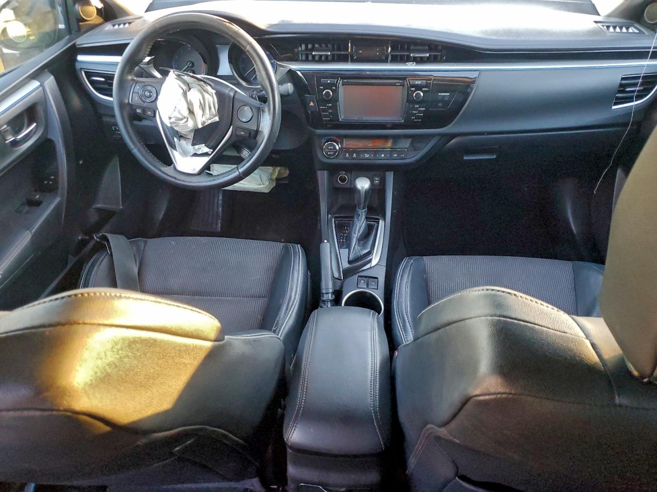 2015 TOYOTA COROLLA L photo 15