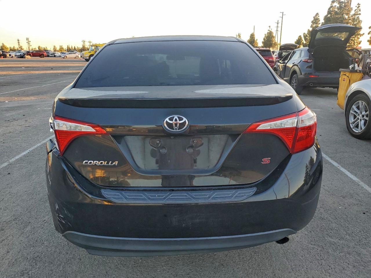 2015 TOYOTA COROLLA L photo 11