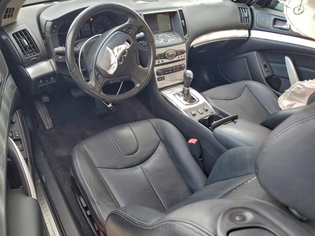 2013 INFINITI G37 photo 8