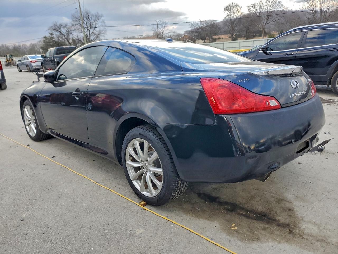 2013 INFINITI G37 photo 2