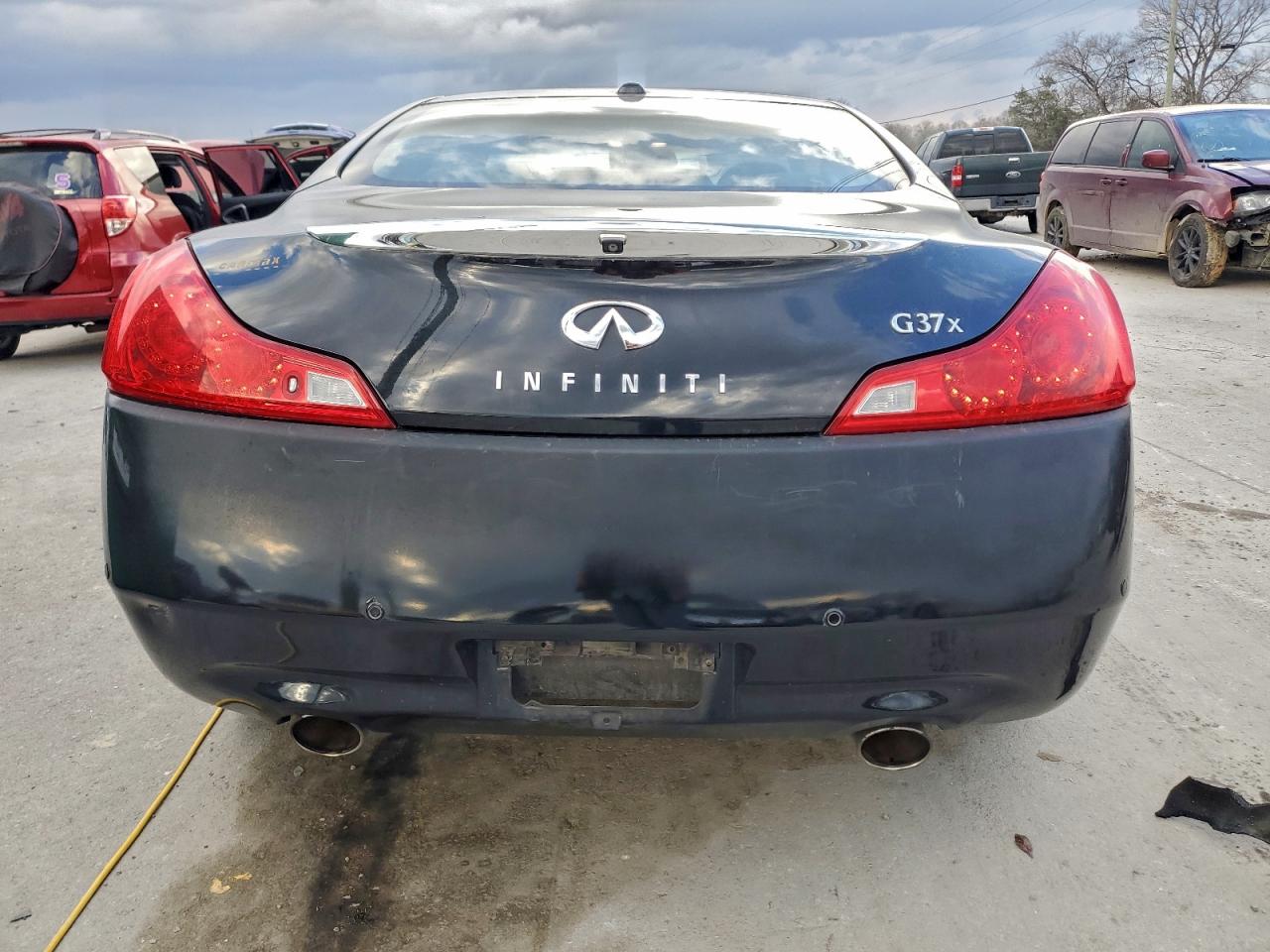2013 INFINITI G37 photo 6