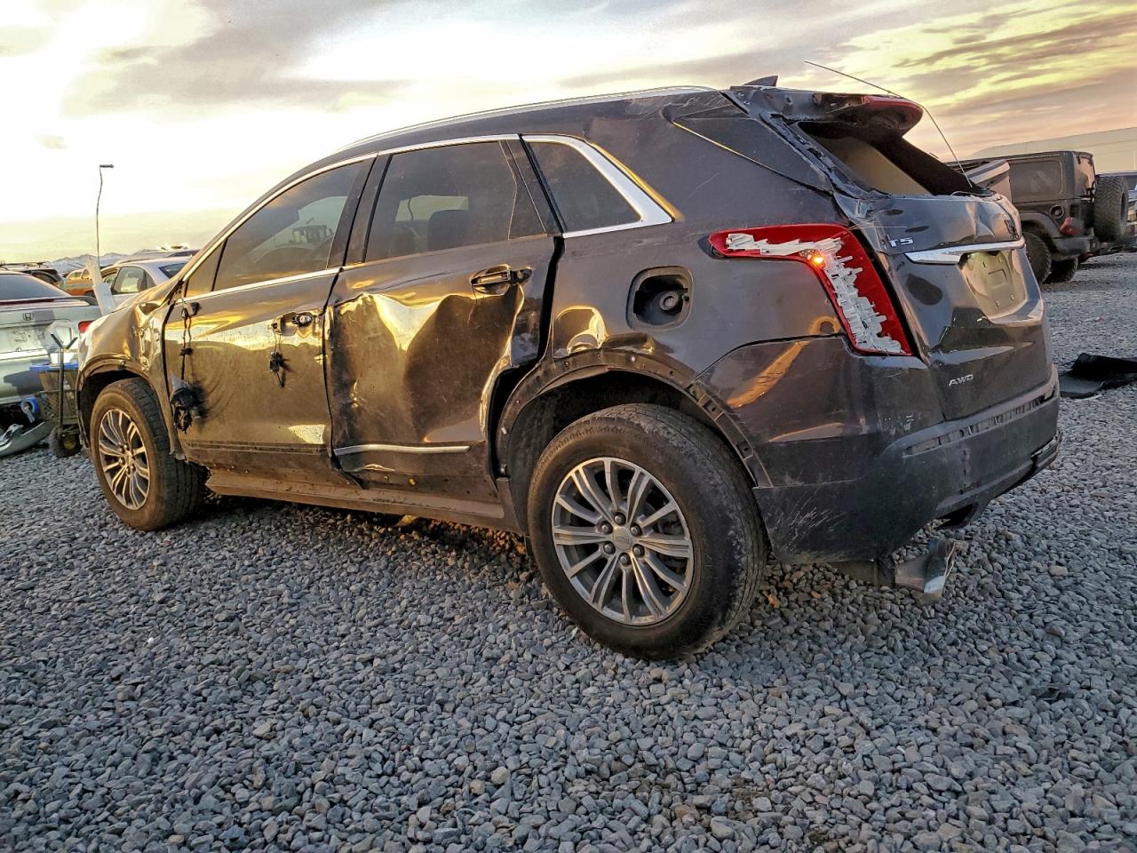 2018 CADILLAC XT5 LUXURY photo 3
