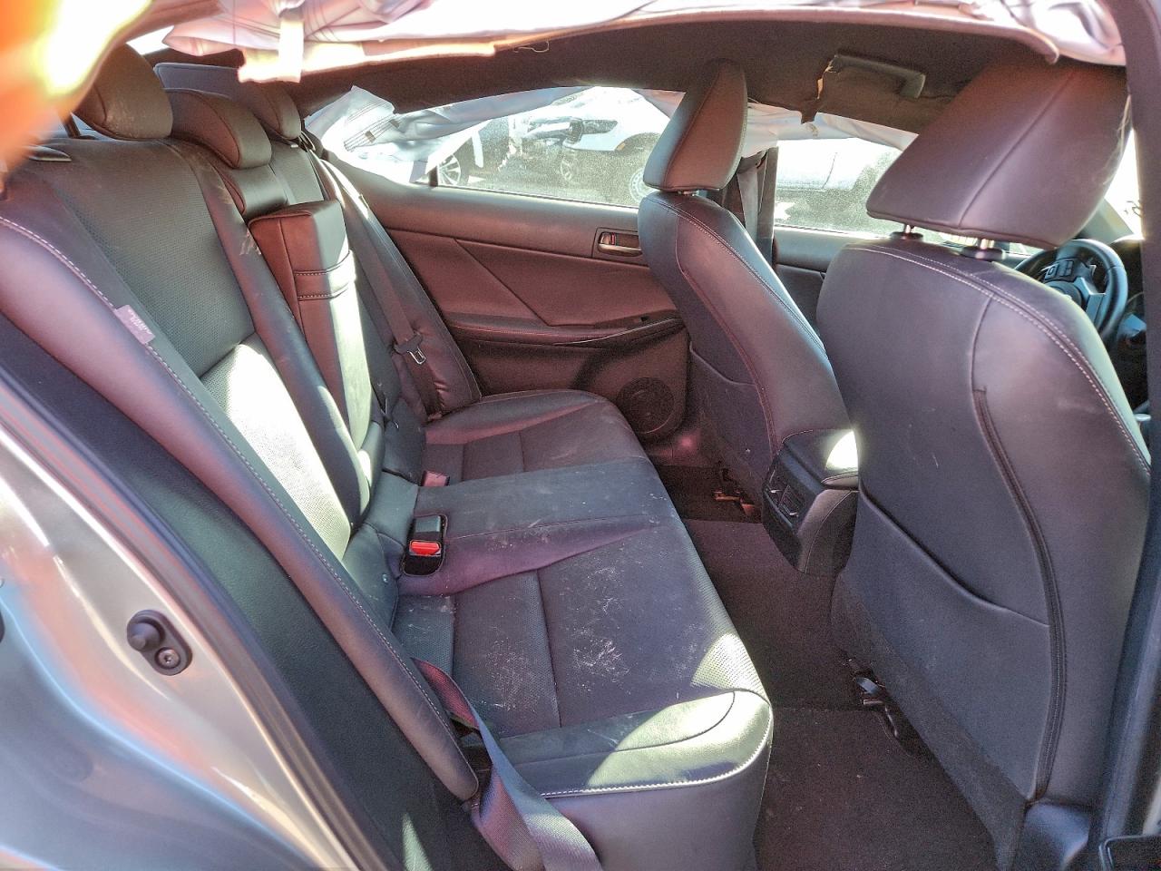2021 LEXUS IS 300 photo 19