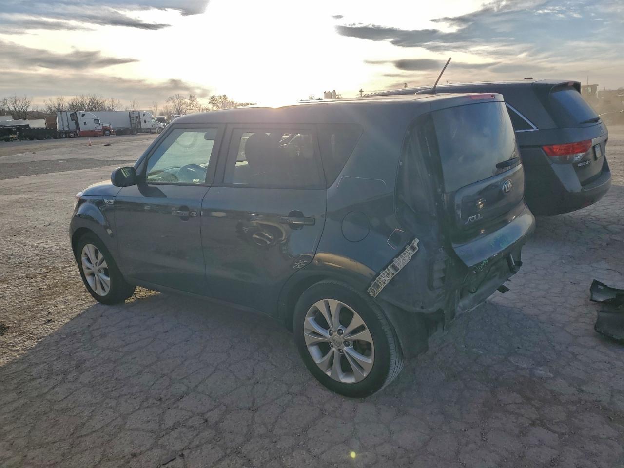 2015 KIA SOUL + photo 2