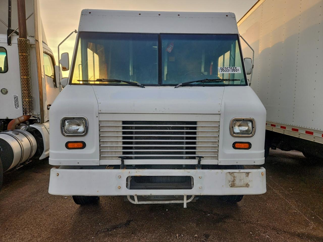 2013 FORD F59 photo 5