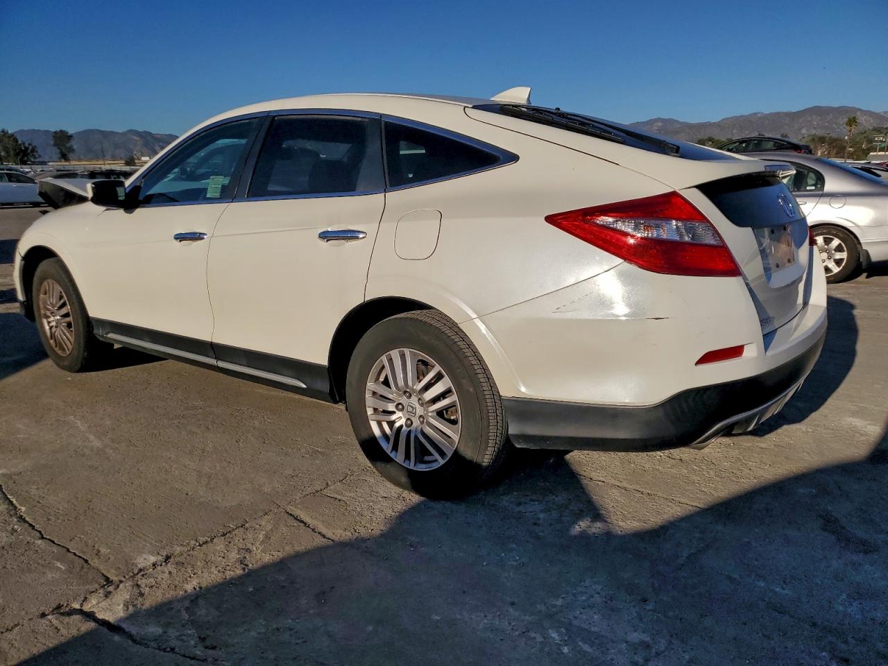 2014 HONDA CROSSTOUR EX photo 2