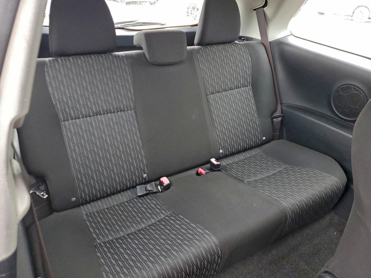 2014 TOYOTA YARIS photo 19