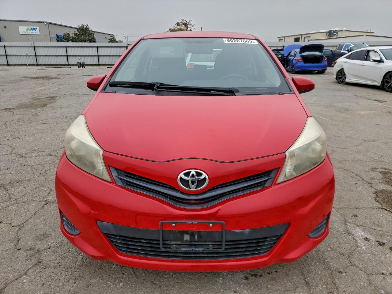 2014 TOYOTA YARIS photo 9