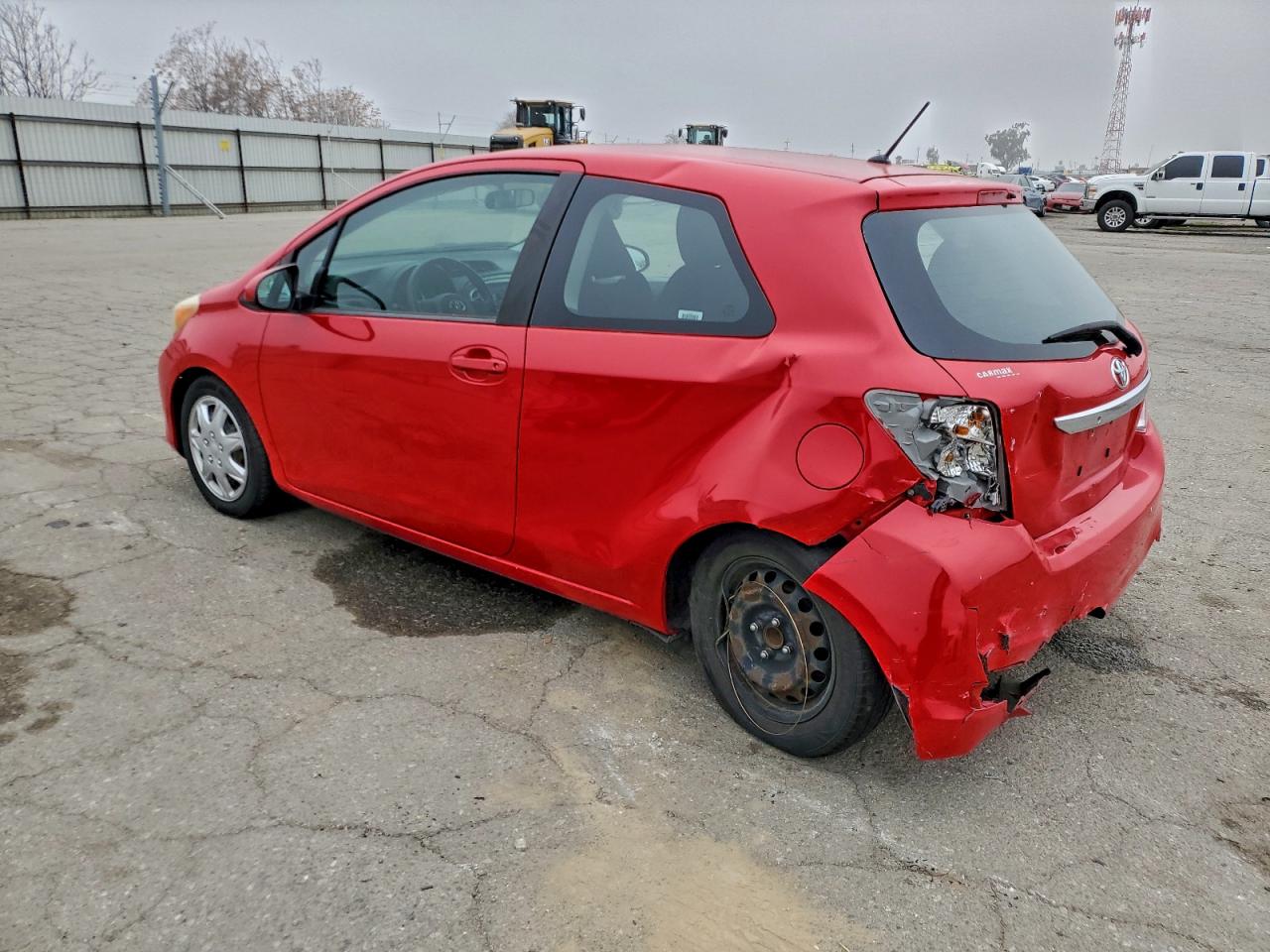 2014 TOYOTA YARIS photo 3
