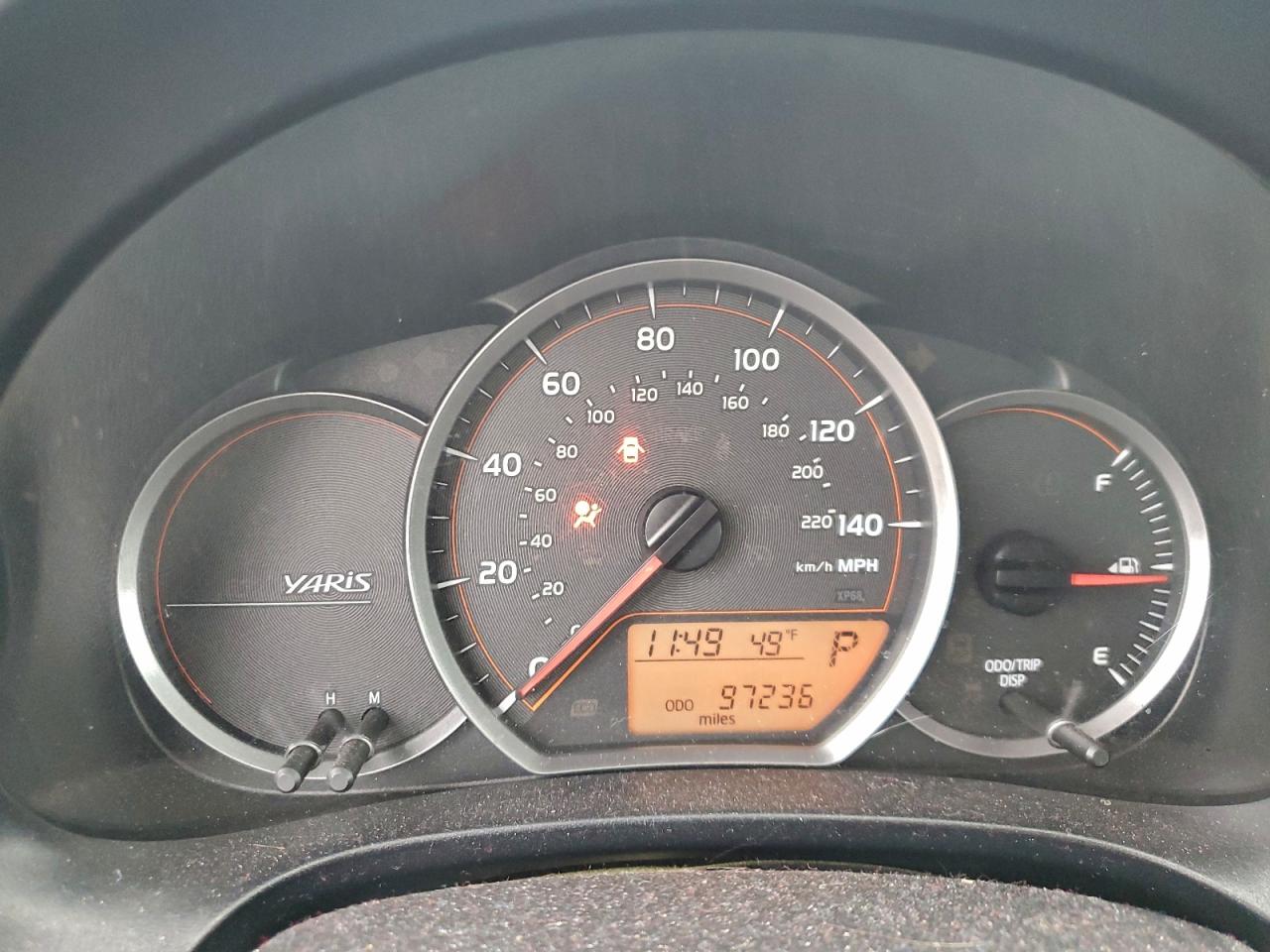 2014 TOYOTA YARIS photo 17