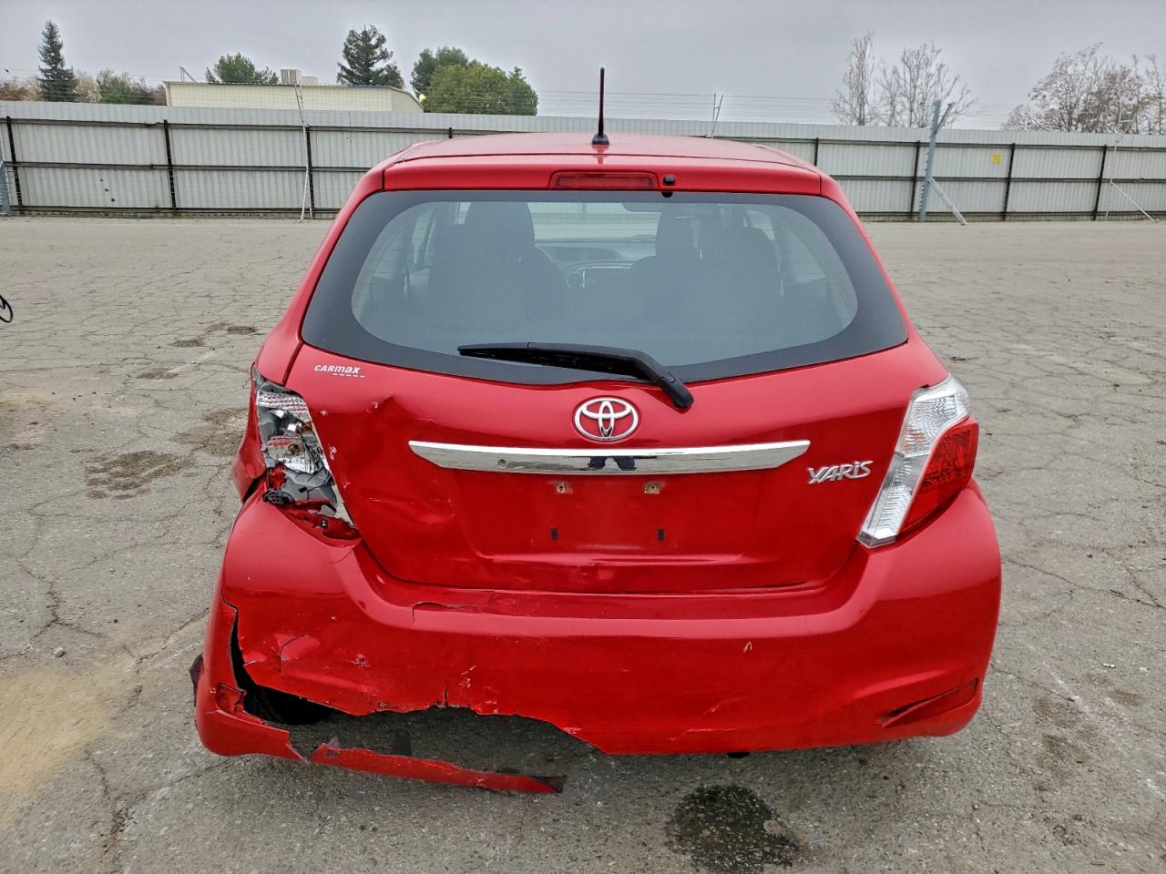 2014 TOYOTA YARIS photo 11
