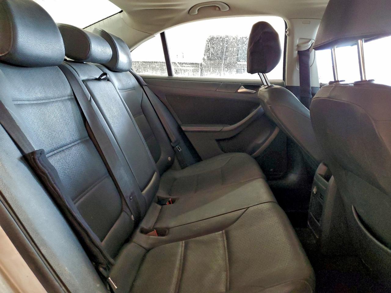 2011 VOLKSWAGEN JETTA SE photo 10