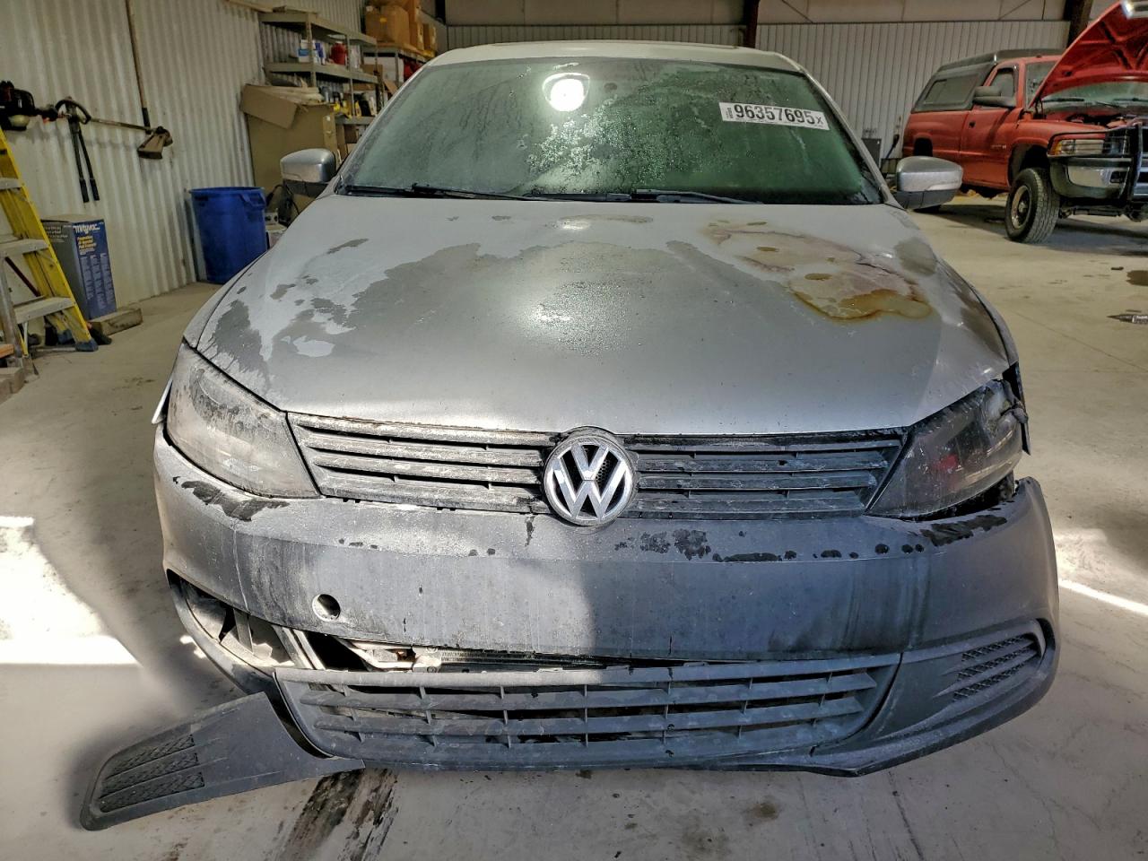 2011 VOLKSWAGEN JETTA SE photo 5