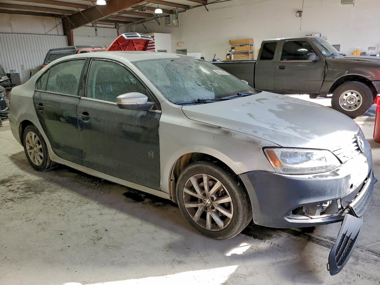 2011 VOLKSWAGEN JETTA SE photo 4