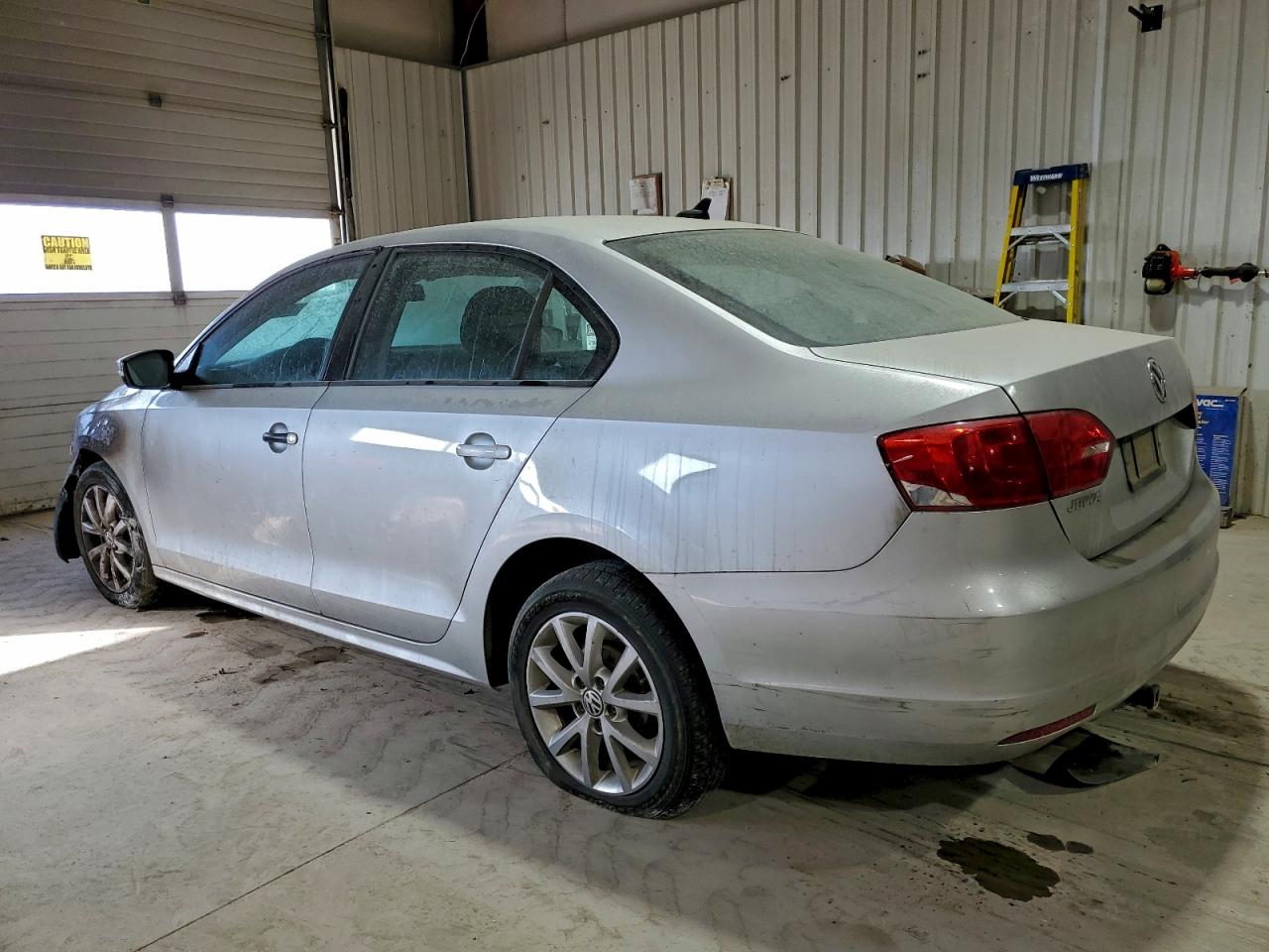2011 VOLKSWAGEN JETTA SE photo 2