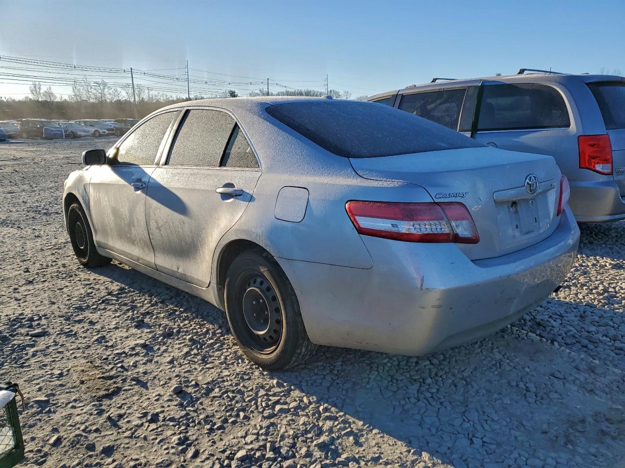2011 TOYOTA CAMRY BASE photo 3